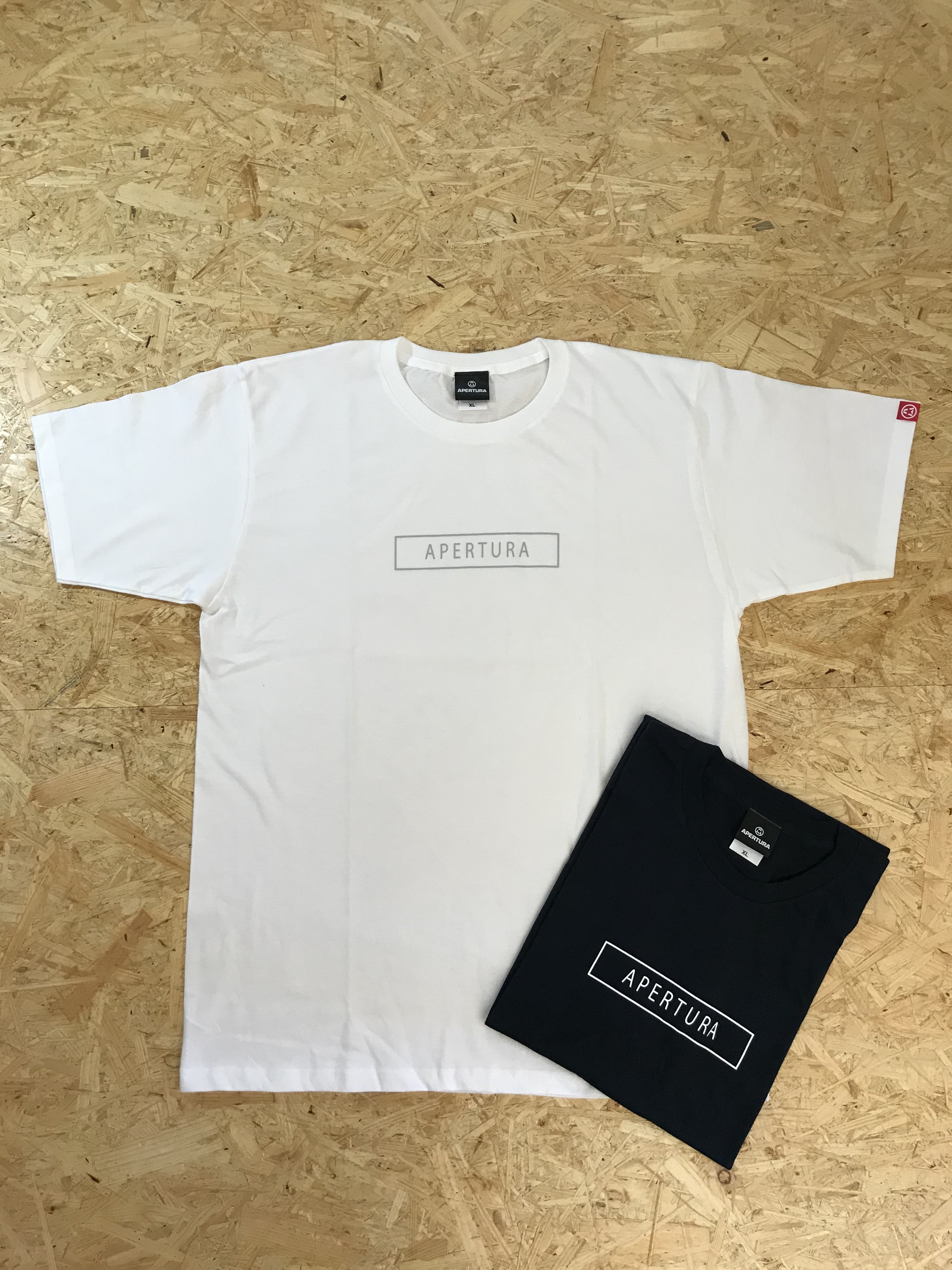 Box-Logo-T-shirts-White